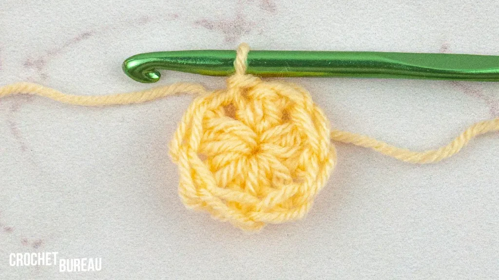 how to crochet Granny square summer top pattern Round 1